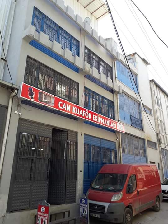 gaziemirde berber tezgahları
